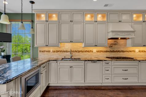 114 E Parsonage Way Manalapan NJ 07726