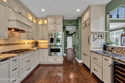 114 E Parsonage Way Manalapan NJ 07726