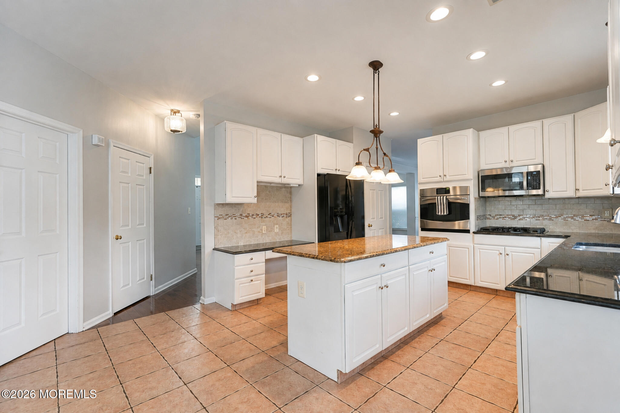 8 Alyssa Lane Manalapan NJ 07726