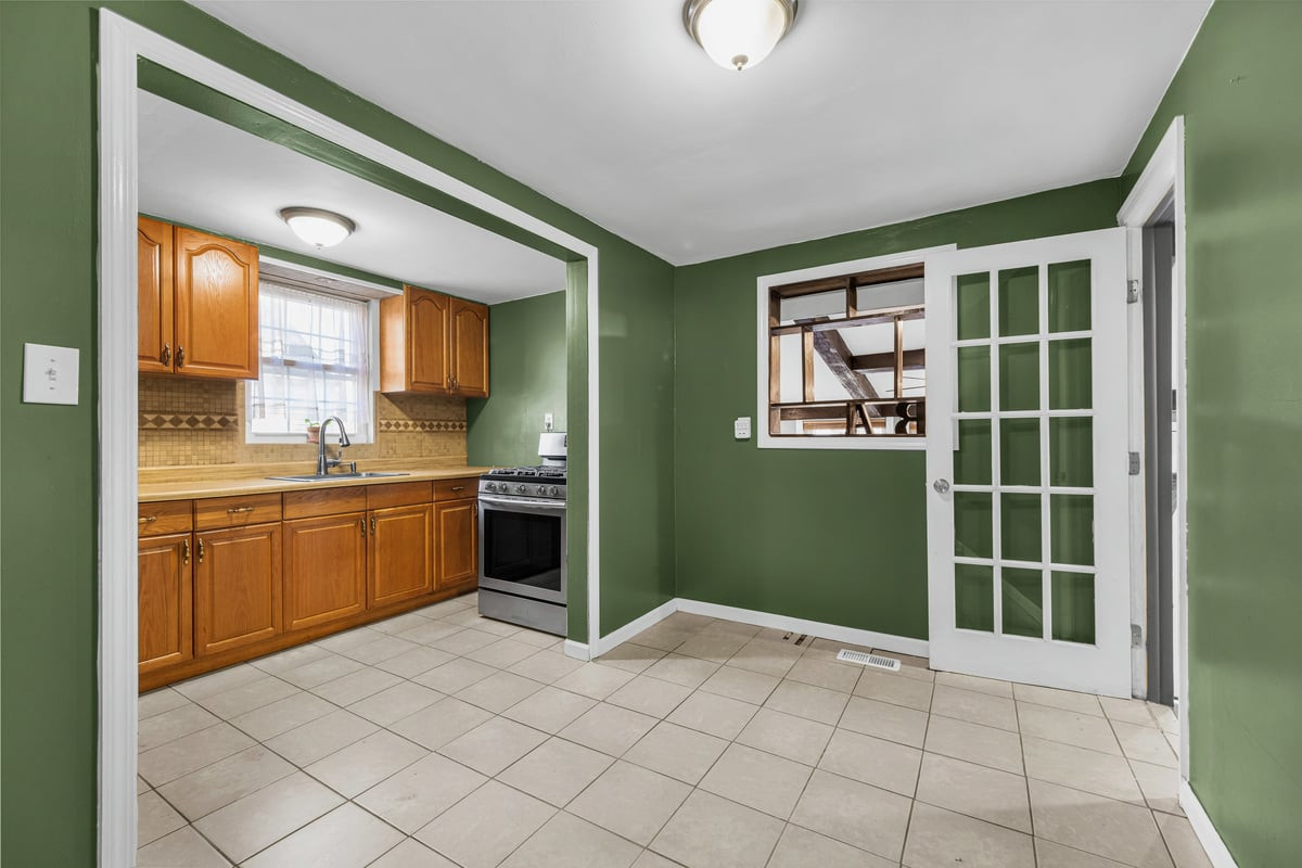 764 Carlock Avenue Perth Amboy NJ 08862