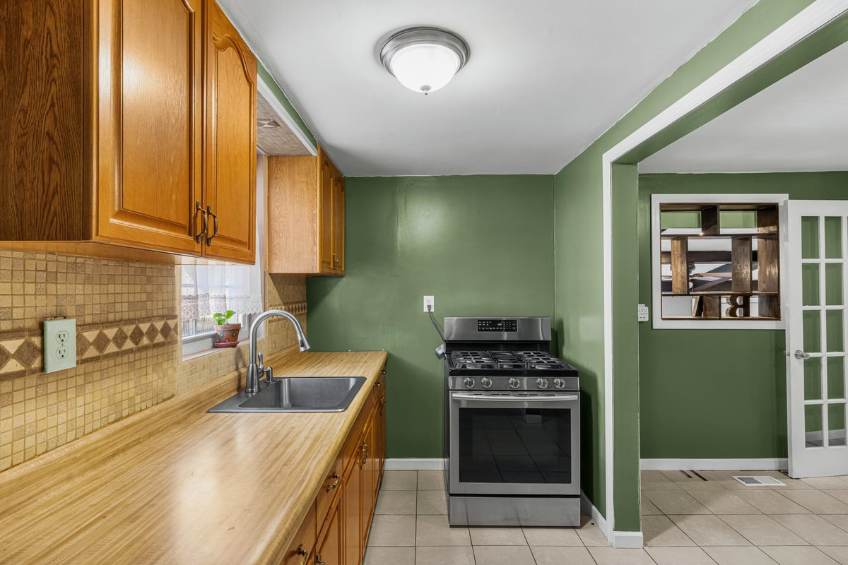 764 Carlock Avenue Perth Amboy NJ 08862