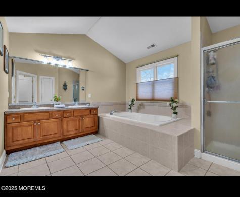 9 Mehar Court Jackson NJ 08527