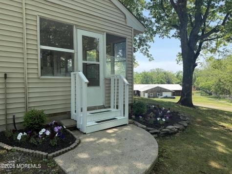 193 Burlington Path Road Cream Ridge NJ 08514