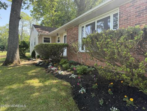 193 Burlington Path Road Cream Ridge NJ 08514