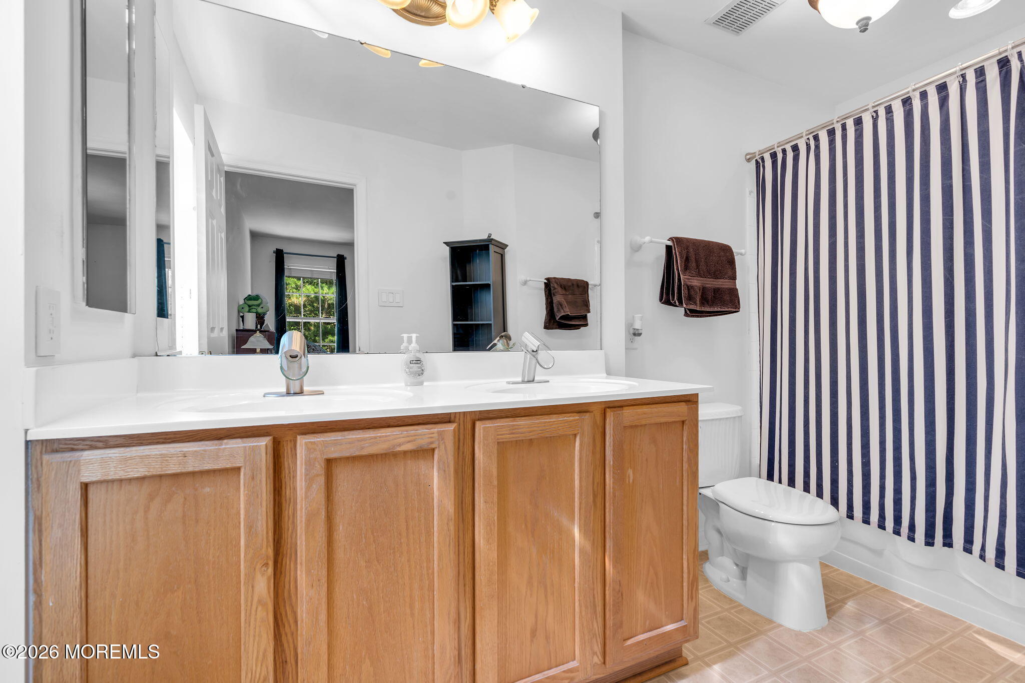 18 Foxmoor Lane Bayville NJ 08721