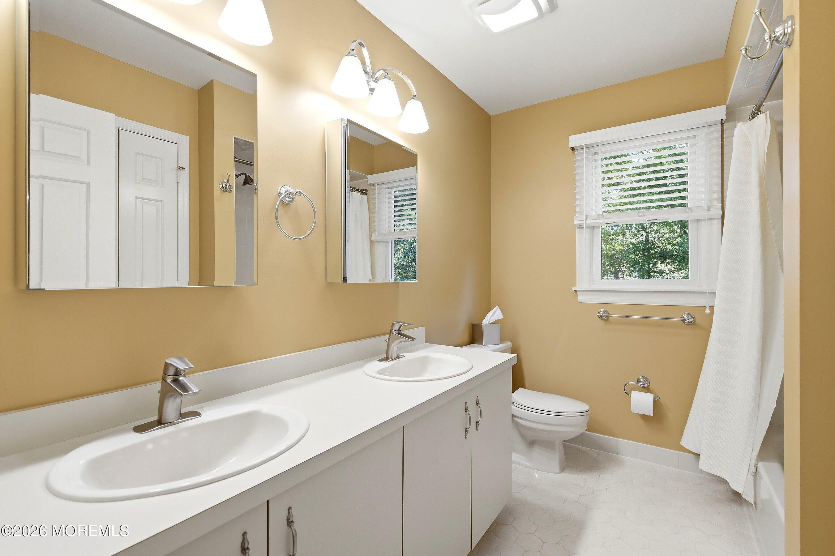 795 Foothill Court Toms River NJ 08753