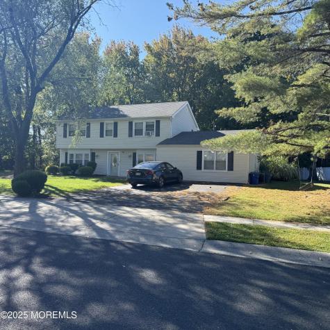 28 Cypress Lane Matawan NJ 07747