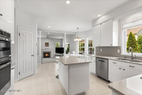 18 Trish Court Matawan NJ 07747