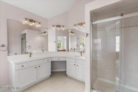 18 Trish Court Matawan NJ 07747