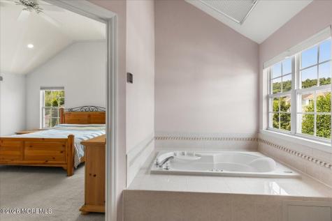 18 Trish Court Matawan NJ 07747