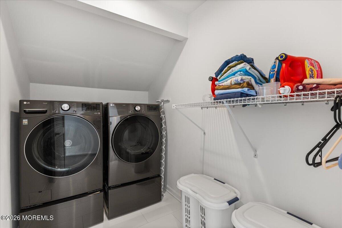 18 Trish Court Matawan NJ 07747