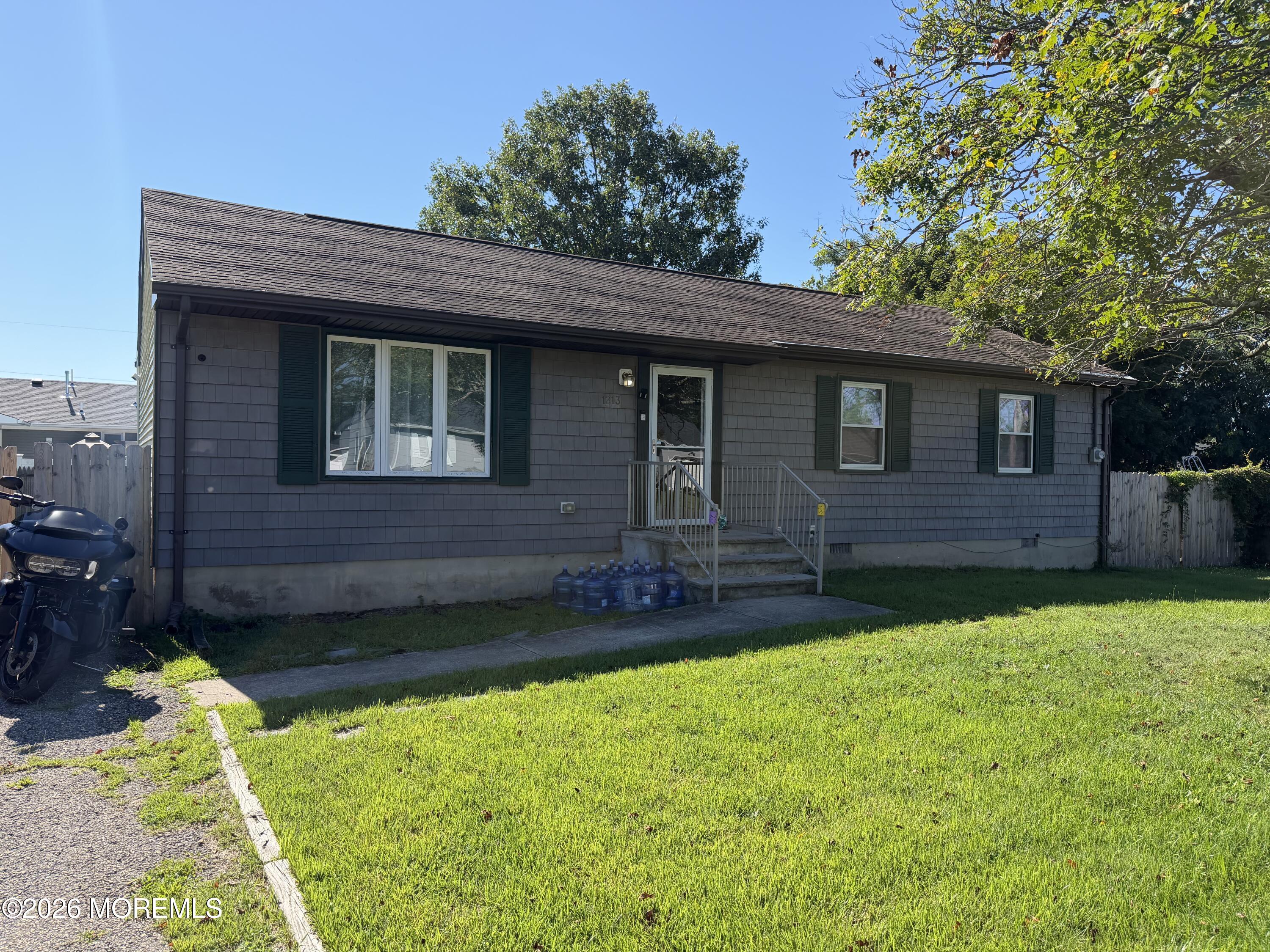 1213 Cable Avenue Beachwood NJ 08722