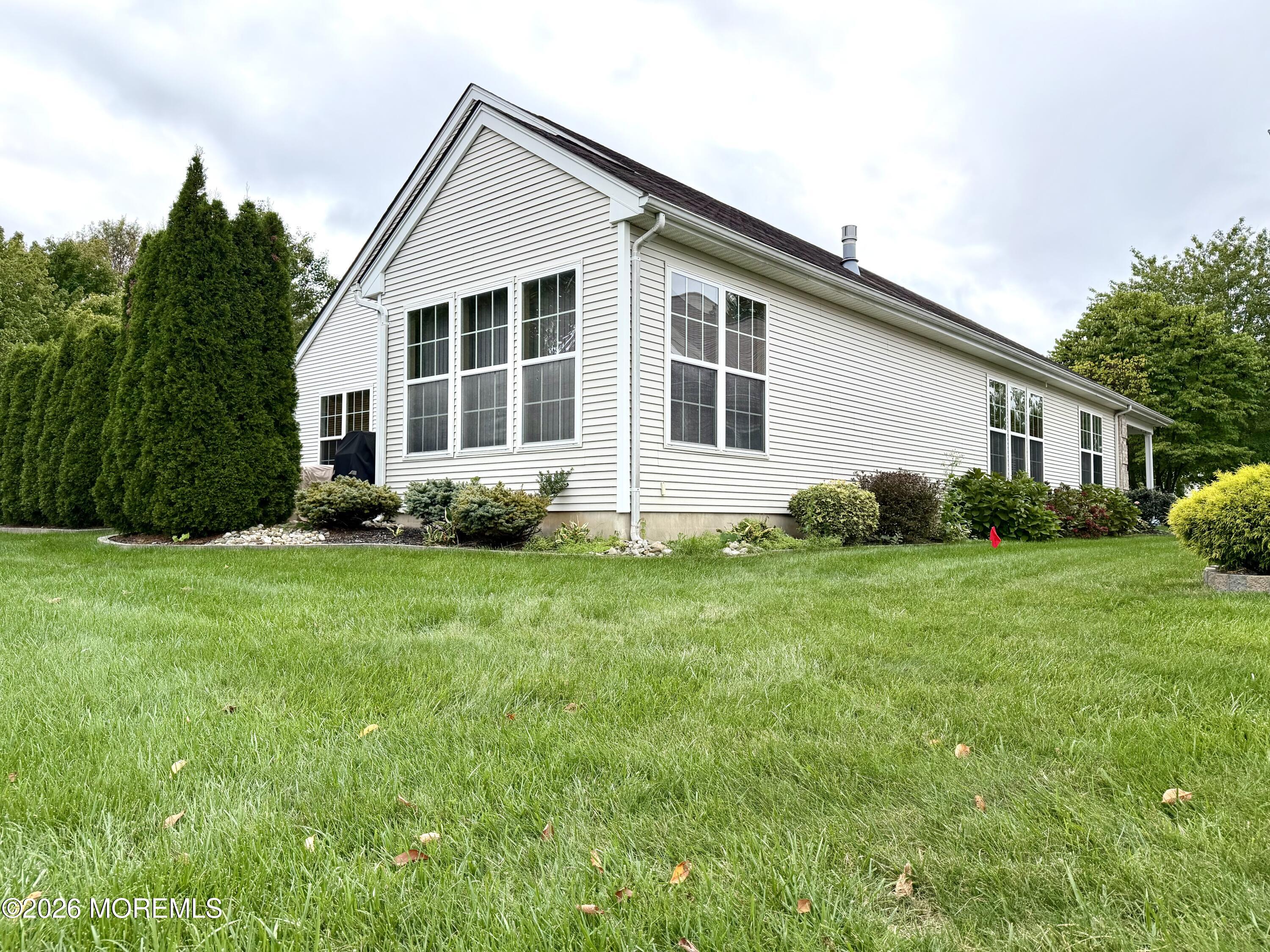 9 Powderhorn Way Allentown NJ 08501