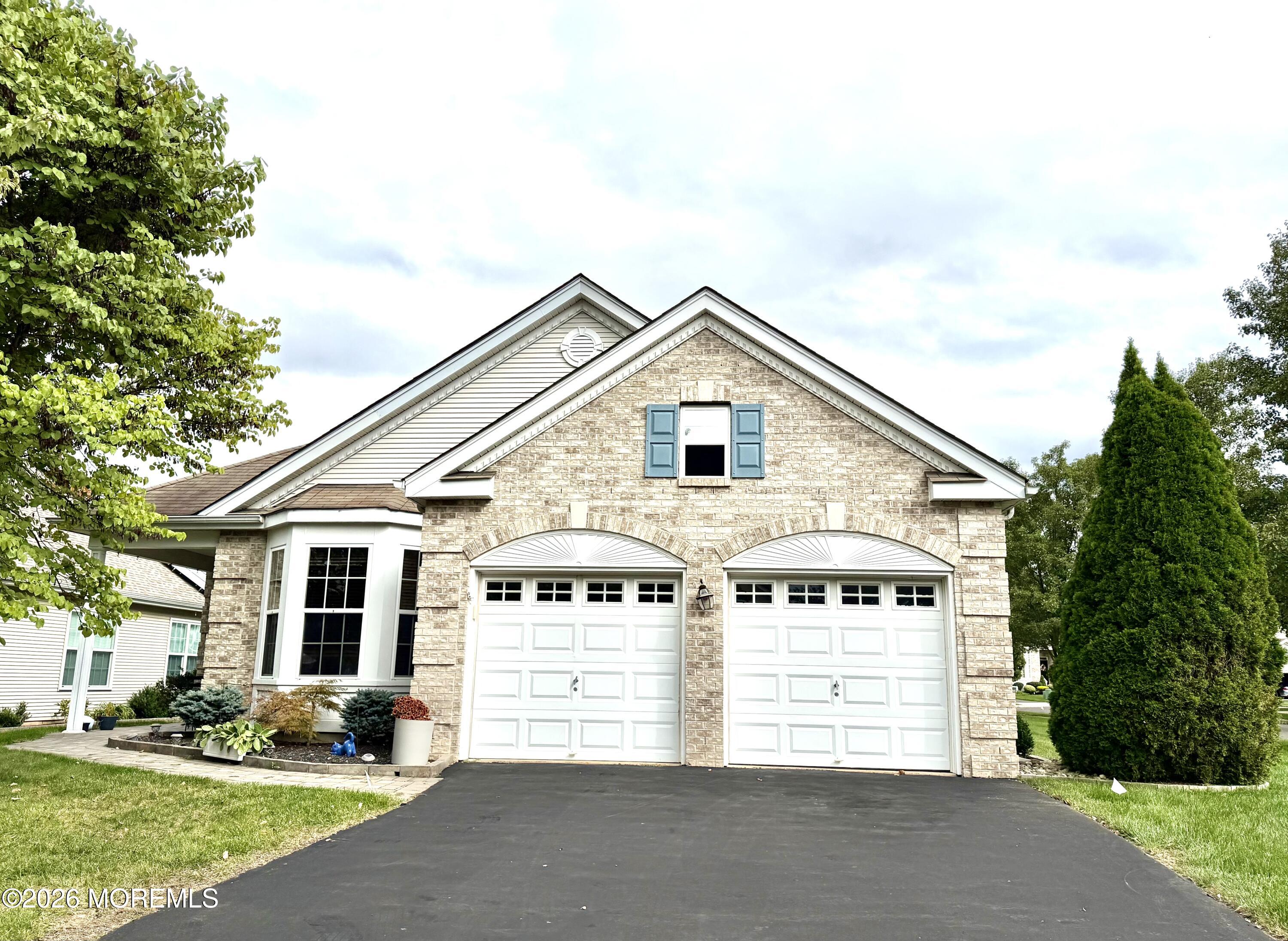 9 Powderhorn Way Allentown NJ 08501
