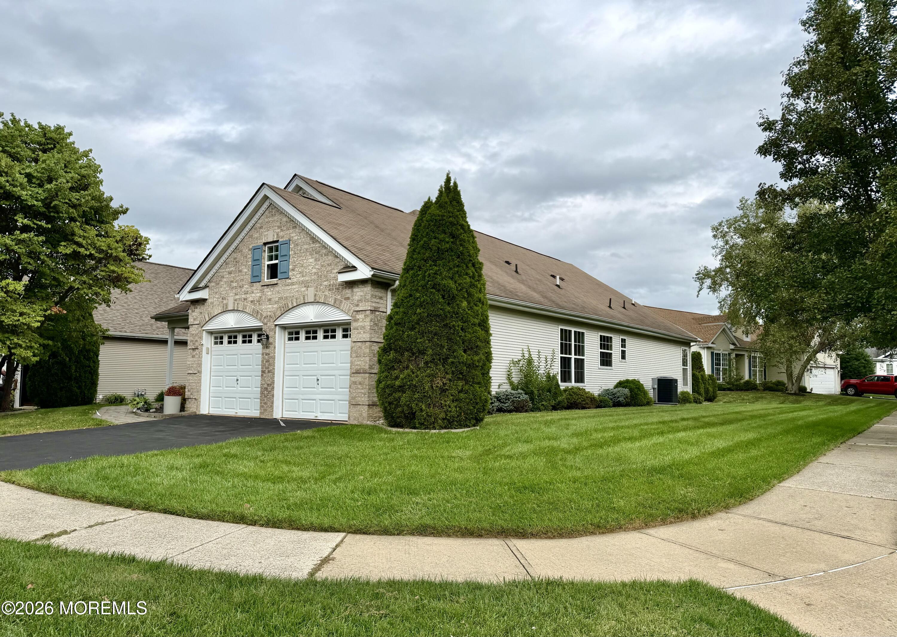 9 Powderhorn Way Allentown NJ 08501