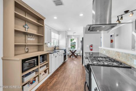 98 Longwood Drive Manahawkin NJ 08050