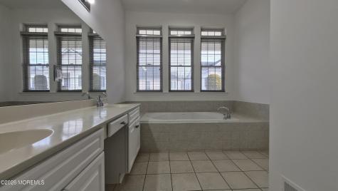 6 Saint Andrews Road Jackson NJ 08527