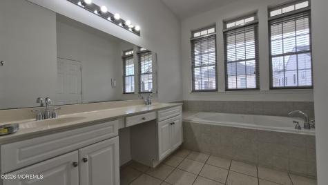 6 Saint Andrews Road Jackson NJ 08527