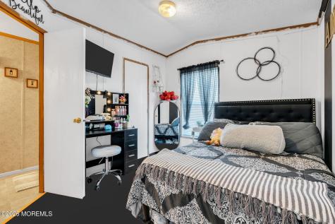 12 Locust Grove Hazlet NJ 07730