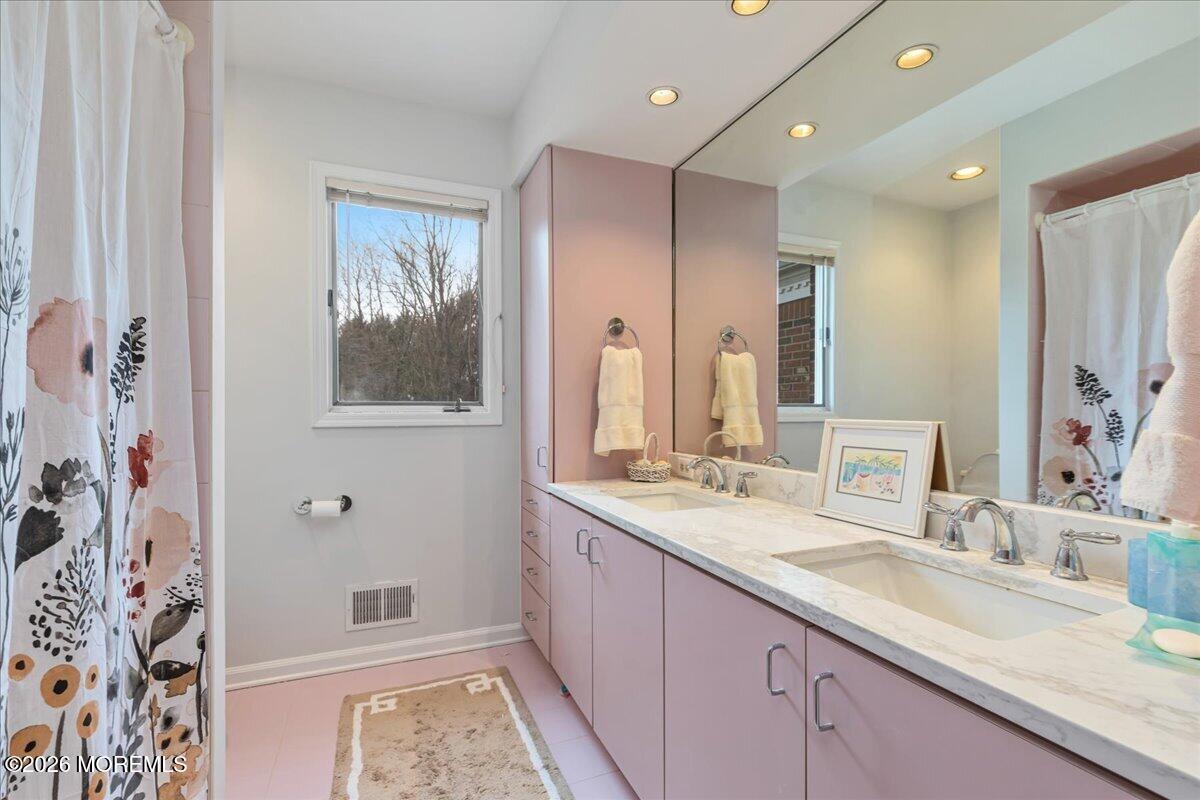 5 Tara Court Holmdel NJ 07733