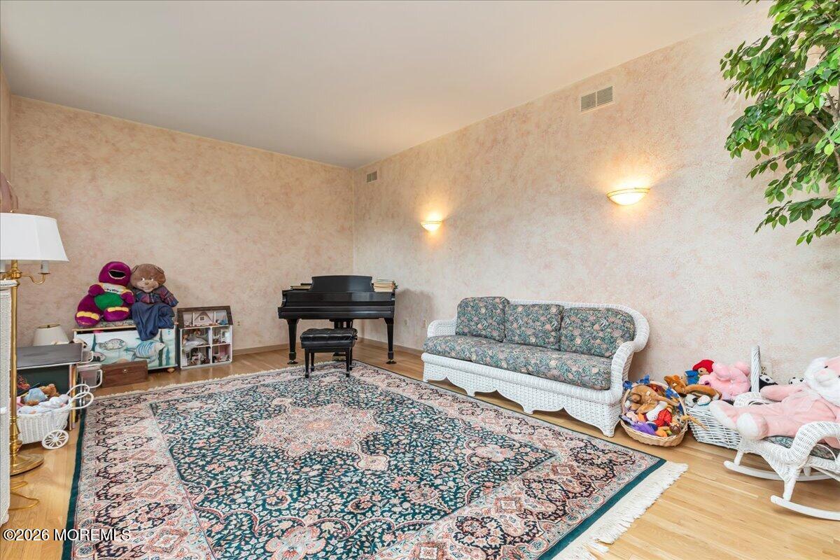5 Tara Court Holmdel NJ 07733