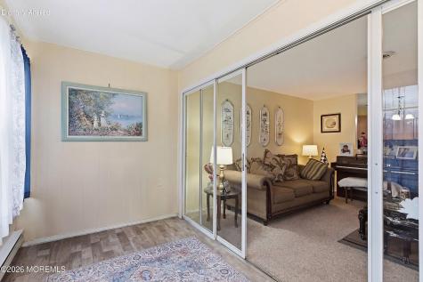 43 Cambridge Circle Manchester NJ 08759