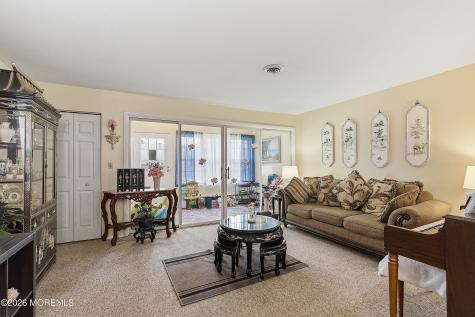 43 Cambridge Circle Manchester NJ 08759