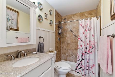 43 Cambridge Circle Manchester NJ 08759