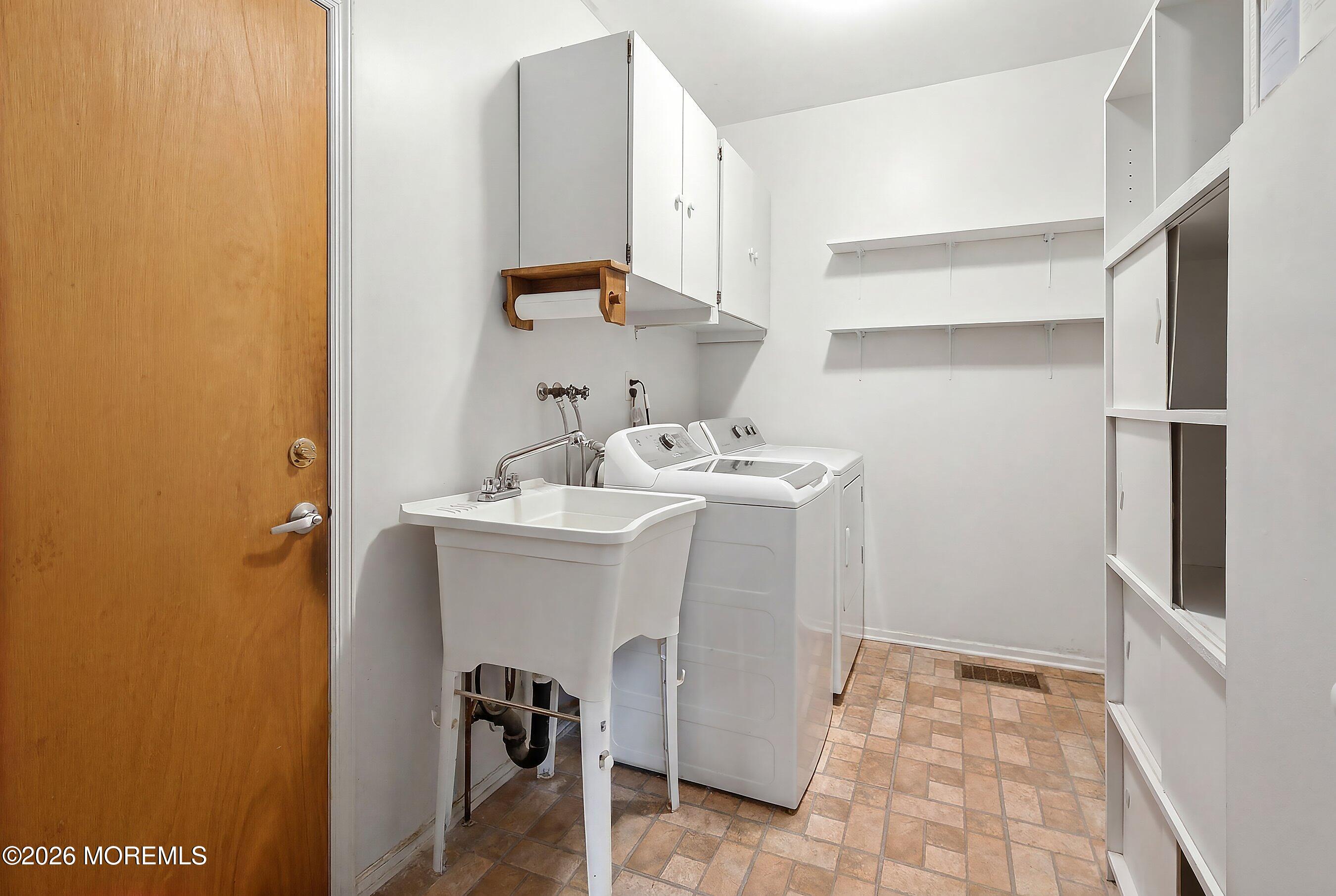 39 Mcfadden Drive Monroe NJ 08831