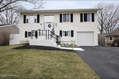 15 Commodore Court Barnegat NJ 08005