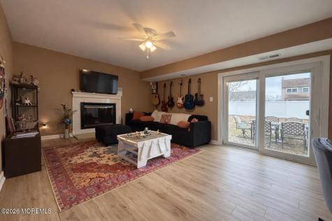 15 Commodore Court Barnegat NJ 08005