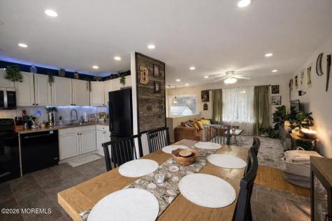 15 Commodore Court Barnegat NJ 08005