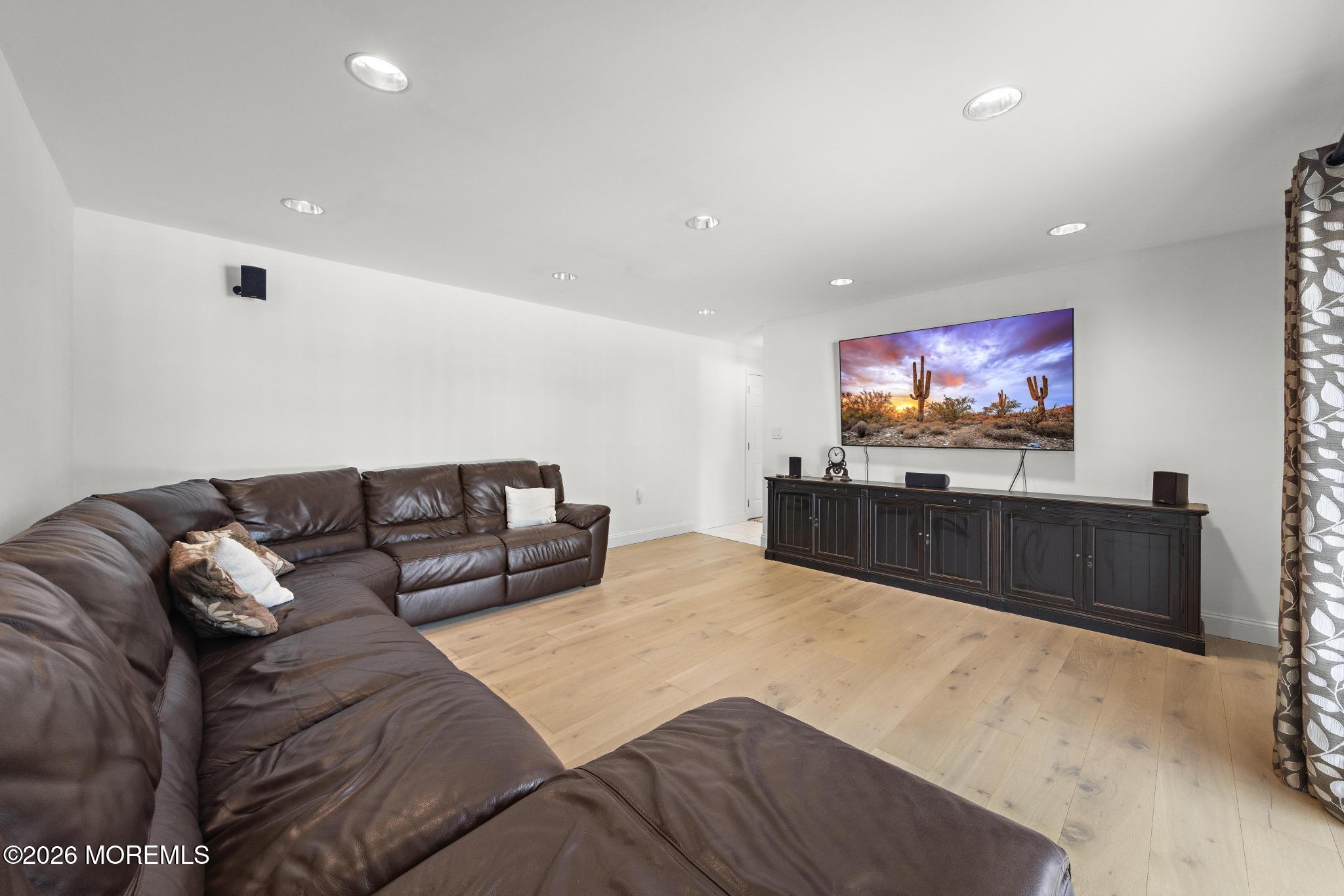 27 Tracy Drive Manalapan NJ 07726