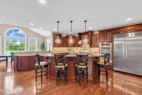 4 Ridgeview Way Allentown NJ 08501