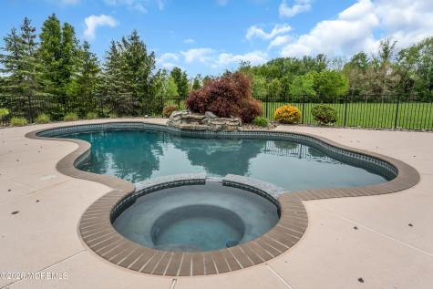4 Ridgeview Way Allentown NJ 08501