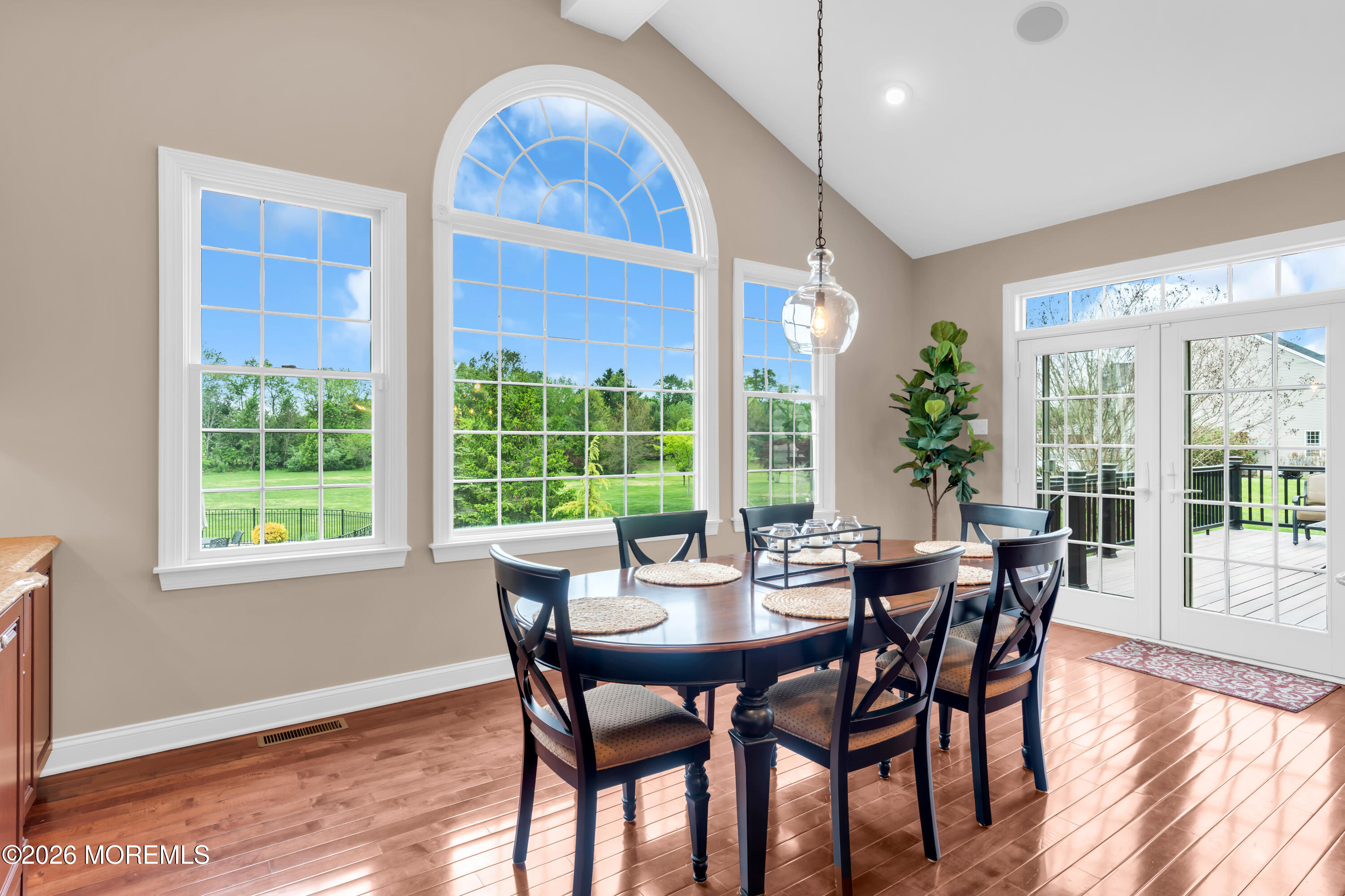 4 Ridgeview Way Allentown NJ 08501