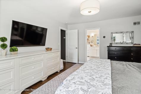 5 Pirates Cove Road Little Silver NJ 07739