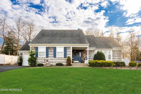 323 Suburban Drive Toms River NJ 08753