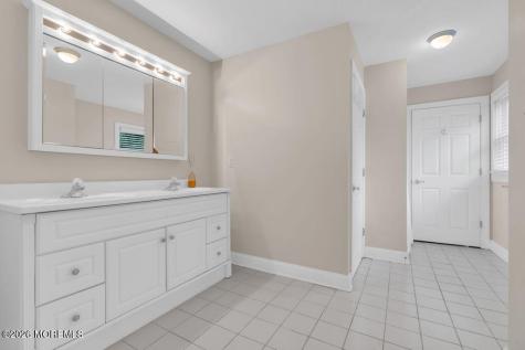 57 Nautilus Drive W Leonardo NJ 07737