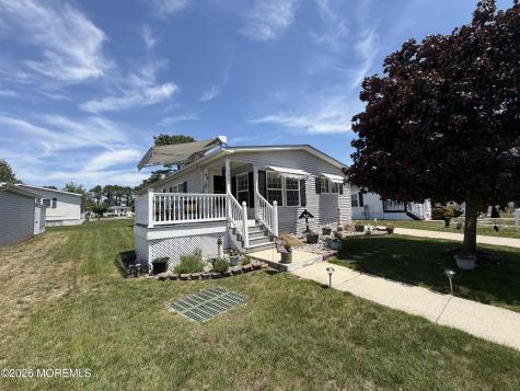 706 Evergreen Court Whiting NJ 08759