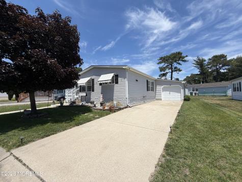 706 Evergreen Court Whiting NJ 08759