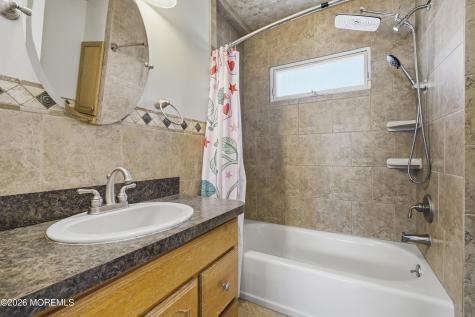 882 Woodmere Drive Cliffwood Beach NJ 07735