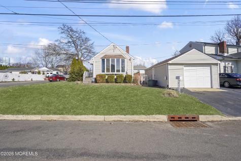 882 Woodmere Drive Cliffwood Beach NJ 07735