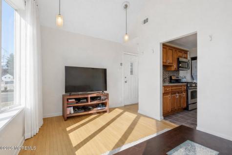 882 Woodmere Drive Cliffwood Beach NJ 07735