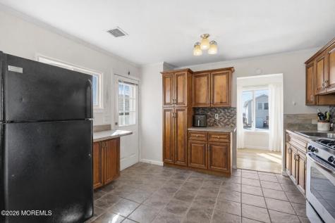 882 Woodmere Drive Cliffwood Beach NJ 07735