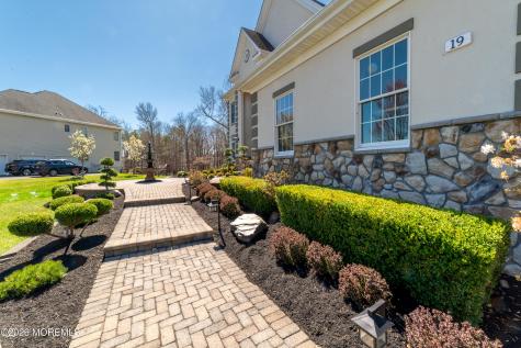 19 Lakeside Drive Jackson NJ 08527