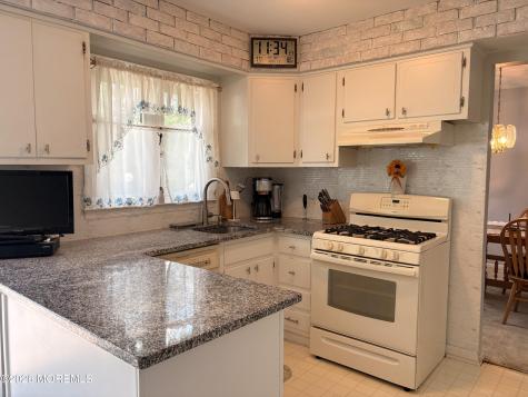 7 Coventry Court Manalapan NJ 07726