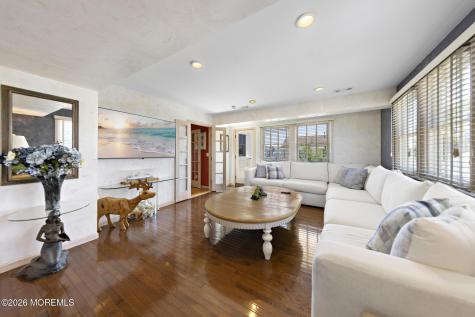 214 W 4th Street Ship Bottom NJ 08008