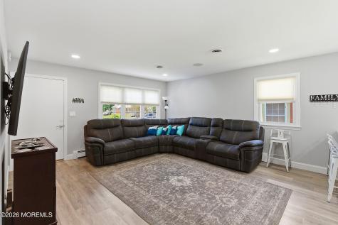 19 Acacia Row Toms River NJ 08755