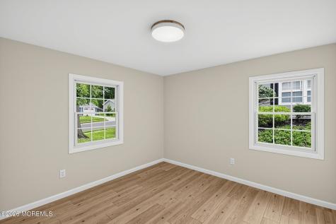 95 Warren Drive Aberdeen NJ 07747
